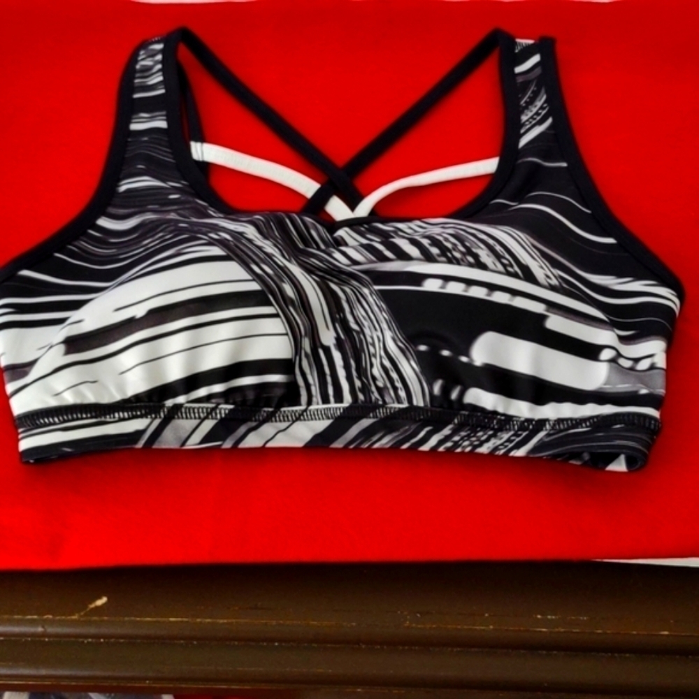 Women's sports bra size medium low impact